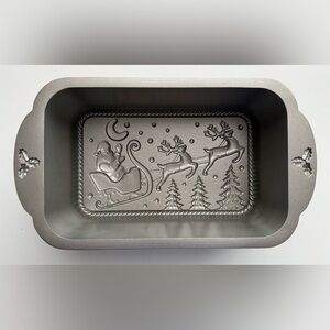 Ciroa Santa & Reindeer Loaf Pan - NWOT
